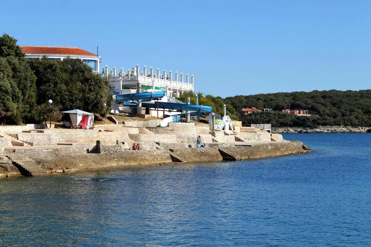 Apartments With A Parking Space Pula - 6985 Croatia