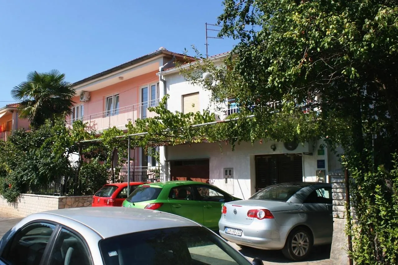 Apartments With A Parking Space Pula - 6985