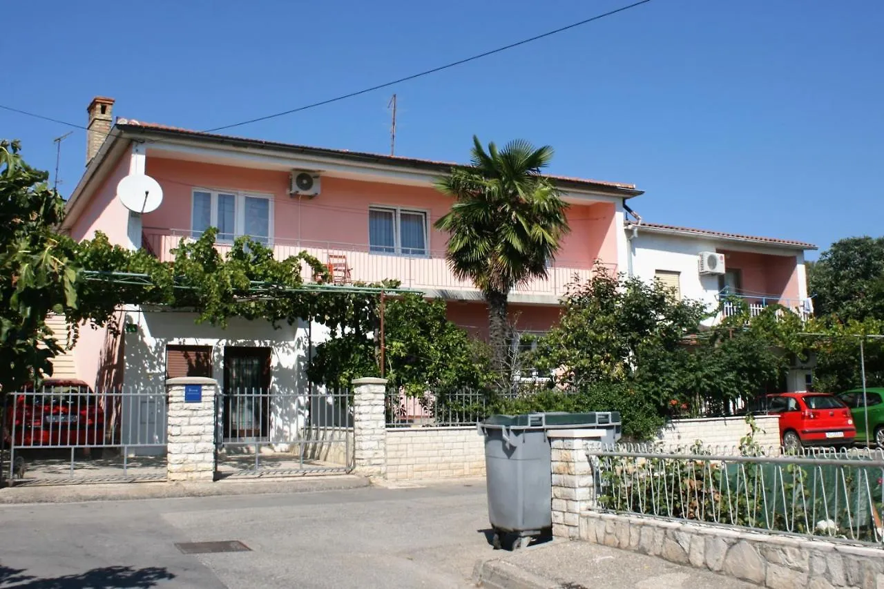 Apartments With A Parking Space Pula - 6985 0*,  Croatia