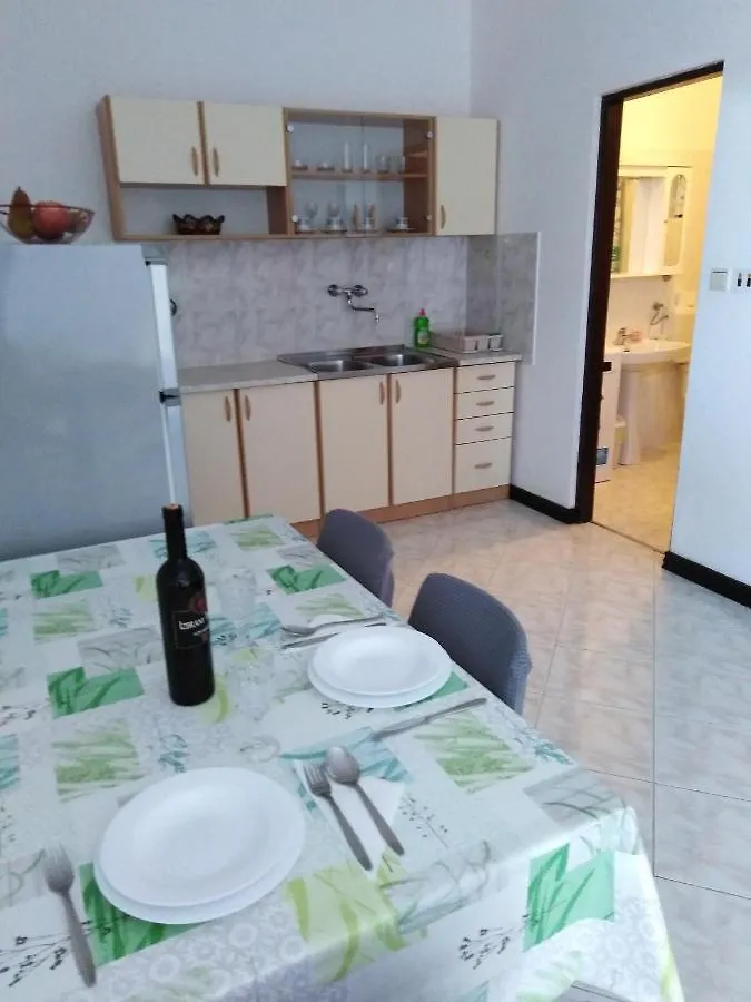 Apartments With A Parking Space Pula - 6985 Croatia