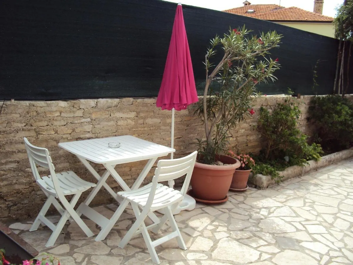 Apartments With A Parking Space Pula - 6985
