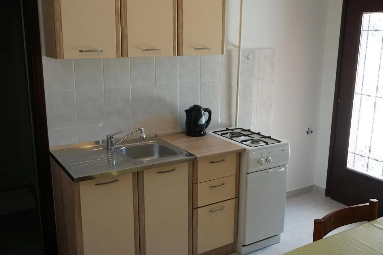 Apartments With A Parking Space Pula - 6985