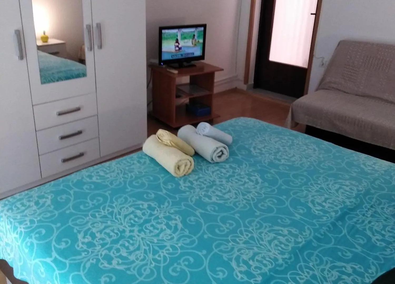 Apartments With A Parking Space Pula - 6985 Croatia
